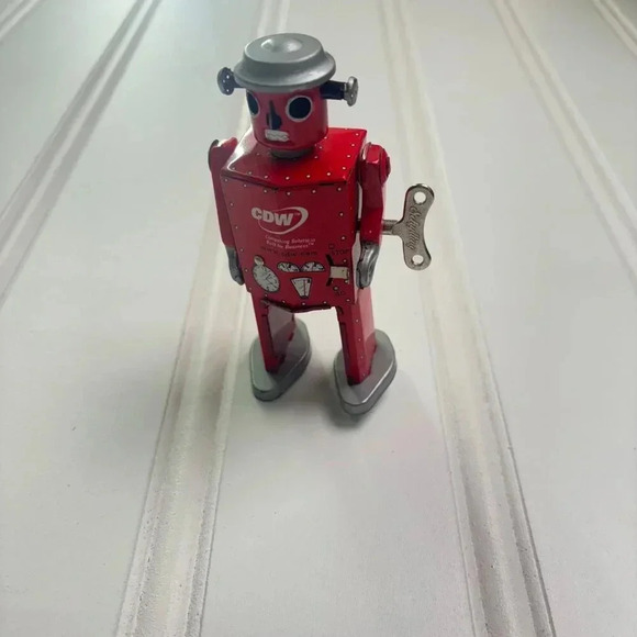 VINTAGE REAR CDW WIND-UP WALKING TIN ROBOT TOY -- works - Picture 5 of 15